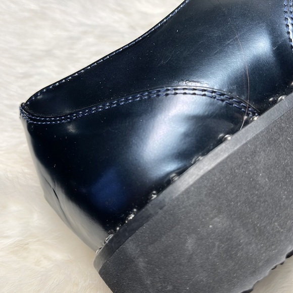 Ladies Size 39 Patent Leather Shoes - Picture 4 of 10